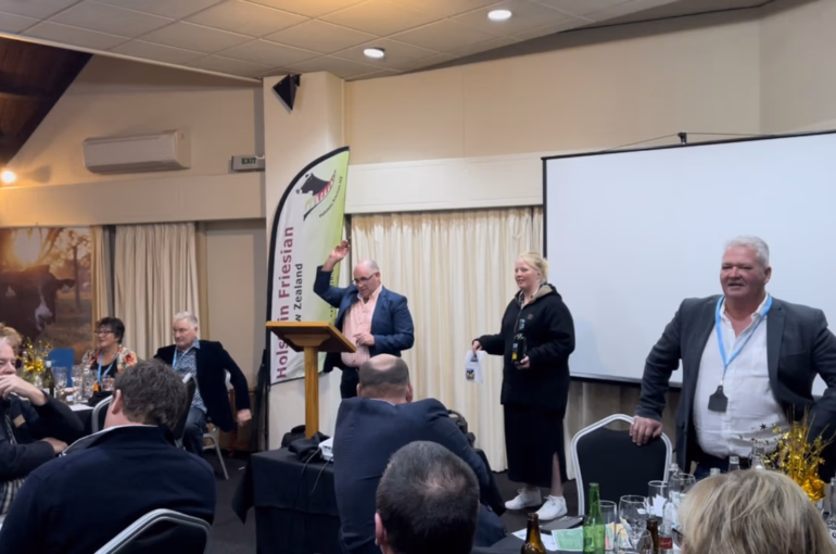 Outstanding results in 2022 Holstein Friesian NZ Black & White Youth Auction