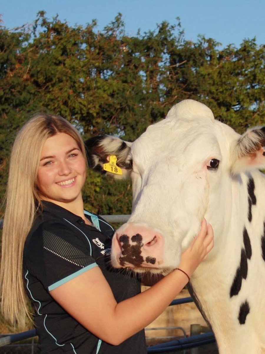 Chloe Thomson and Empire Brawler Juile