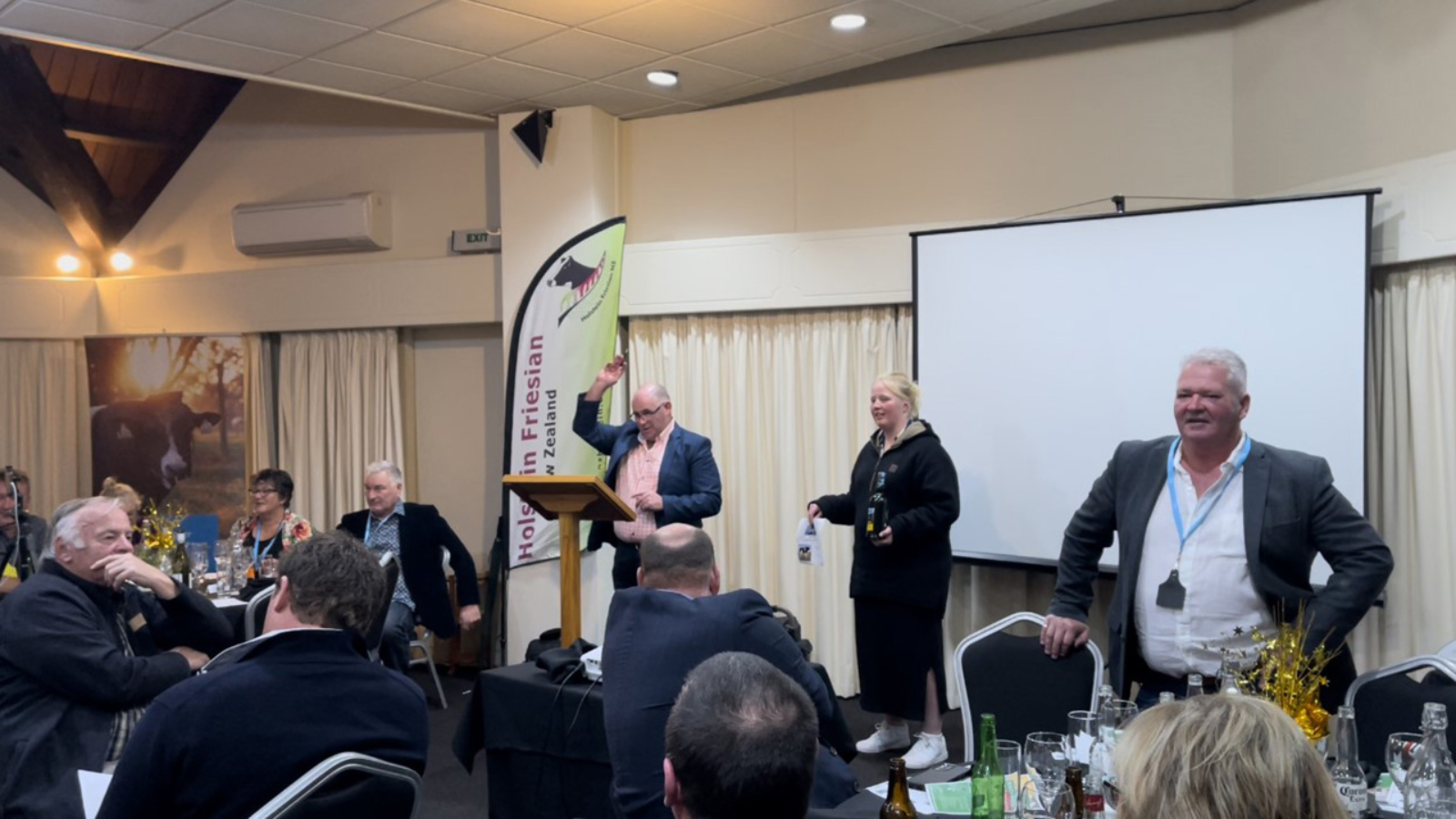 Outstanding results in 2022 Holstein Friesian NZ Black & White Youth Auction