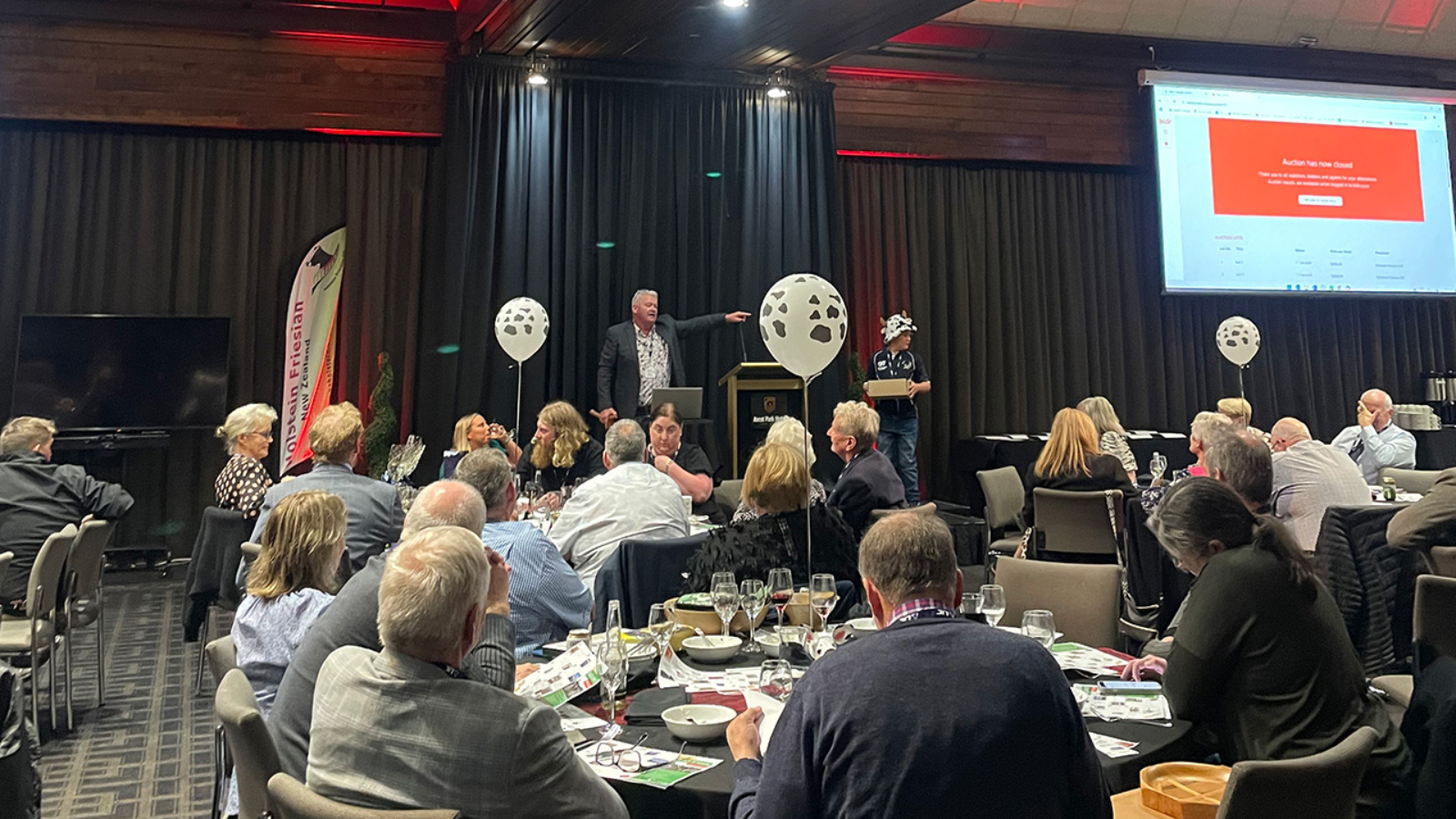 2025 Youth Auction raises over $16,000 to back future dairy leaders